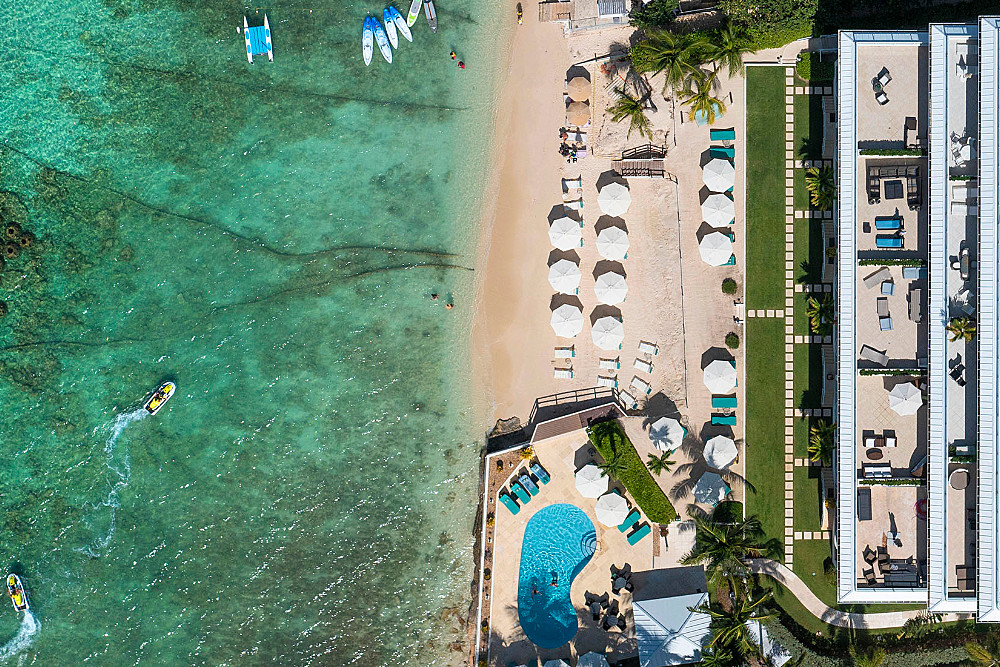 BEACH CLUB